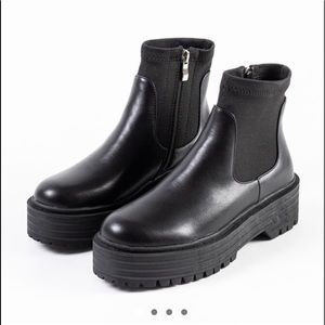 Platform Chelsea boots